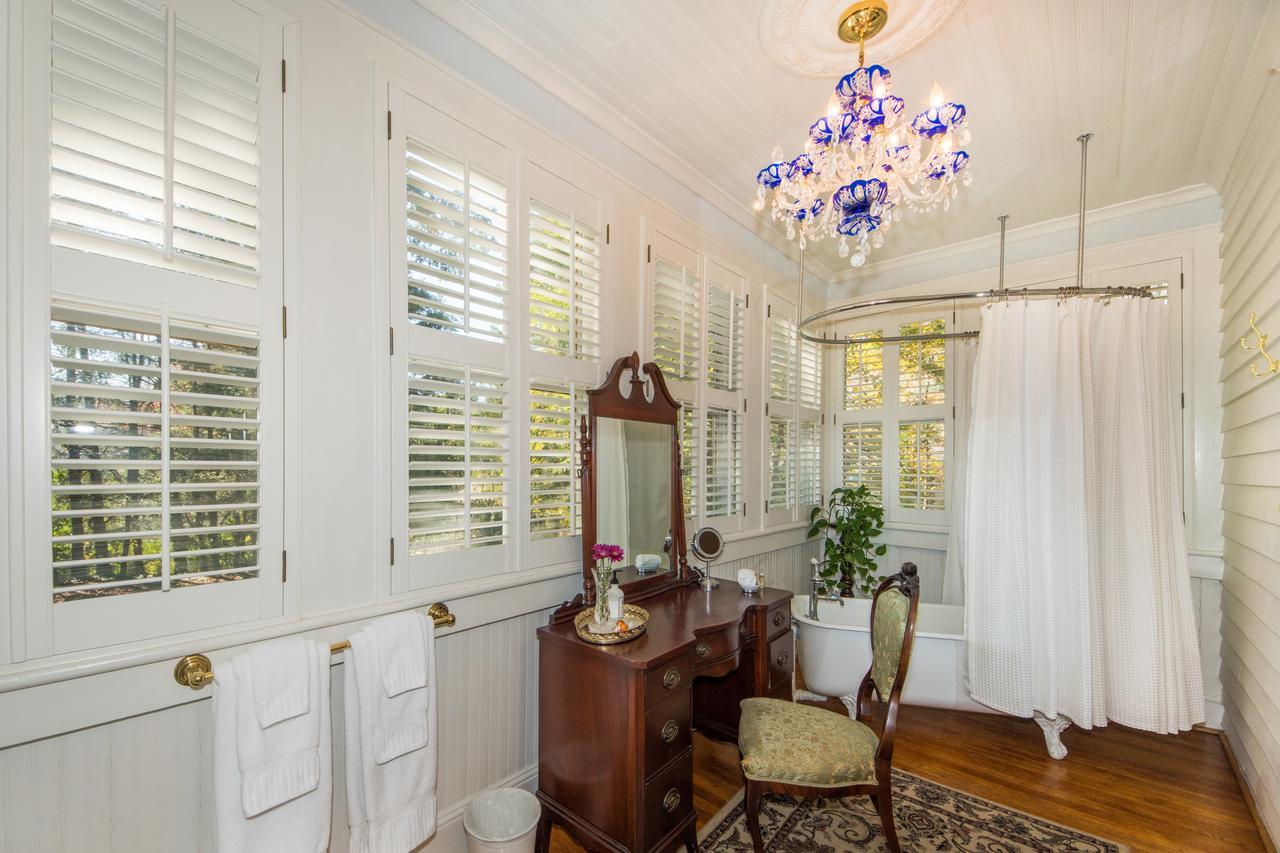 Oak Hill On Love Lane Bed And Breakfast Inn Waynesville Exteriér fotografie