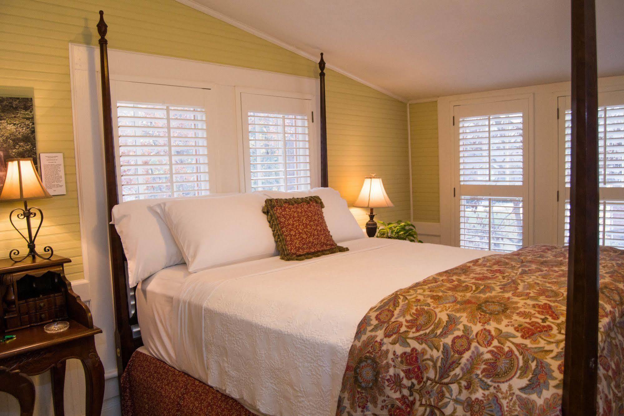 Oak Hill On Love Lane Bed And Breakfast Inn Waynesville Exteriér fotografie