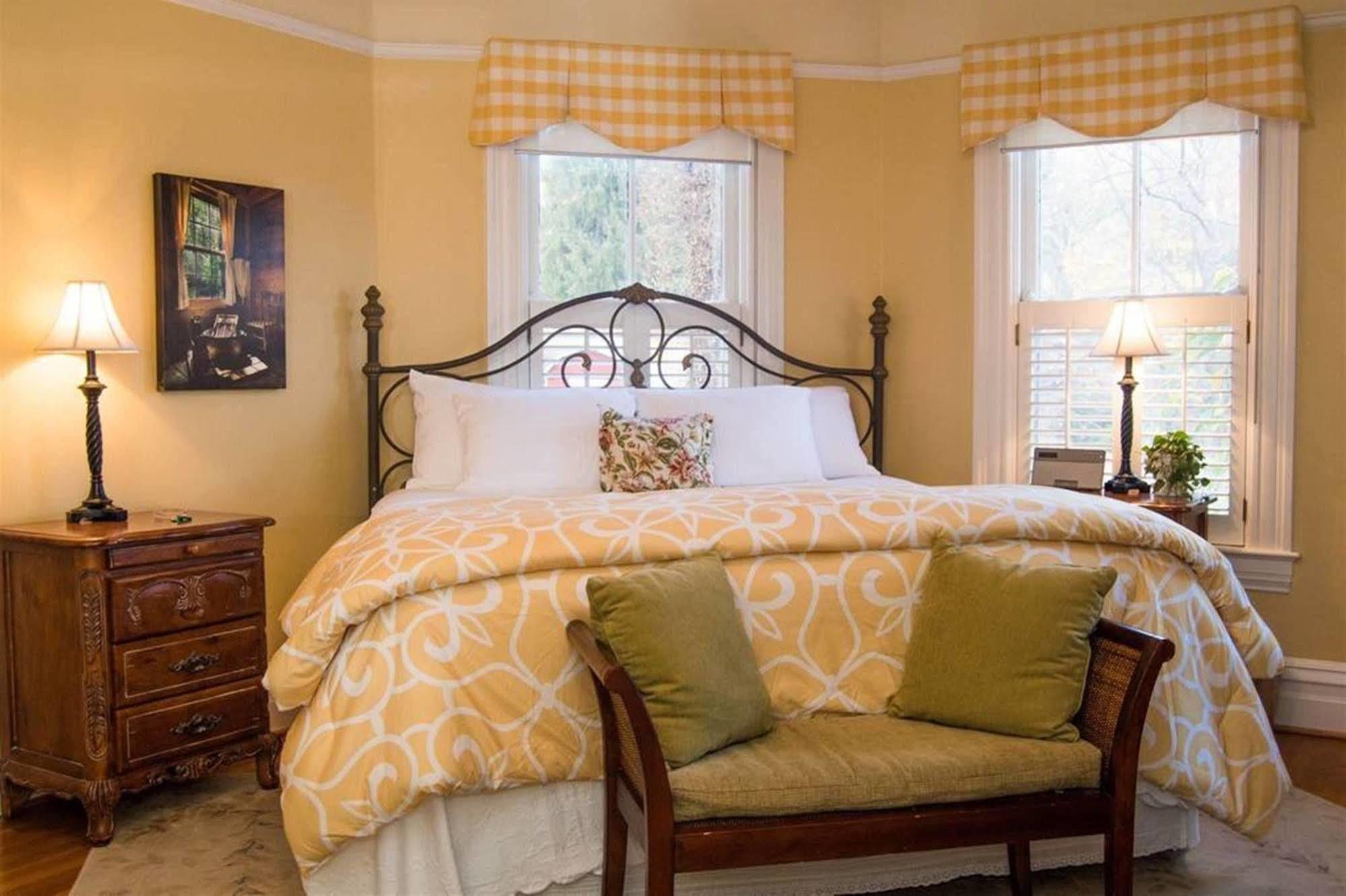 Oak Hill On Love Lane Bed And Breakfast Inn Waynesville Exteriér fotografie
